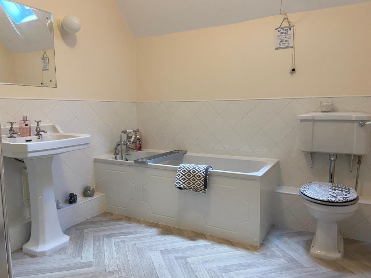 Fabulous 2 Bedroom House Just Outside Edinburgh Auchendinny Kültér fotó